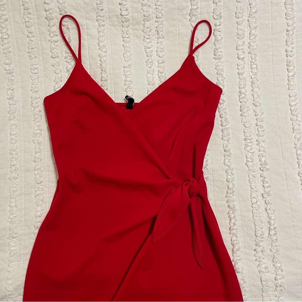 Red Dress - Picture 4 of 8